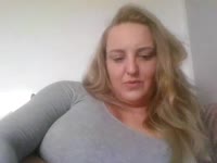 horny  blond girl, i ike to be your slut!