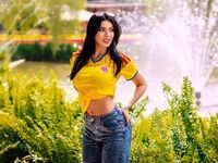 girl showing tits AvrilBonet