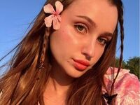 naked cam girl ElisaHeathe