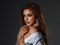 cam girl masturbating with dildo MarianaSaavedra