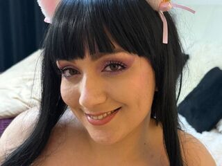 live chatroom AdelineDevin