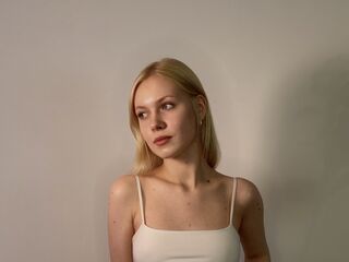 free webcam chat room AishaNaeher