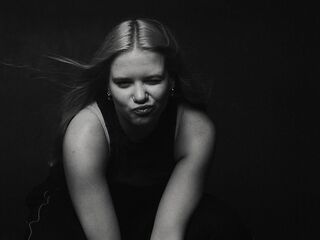fingering cam girl AngellaMaulin