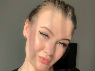 camgirl masturbating with sex toy ArlettaVatter