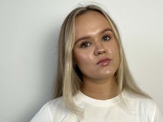 hot cam girl spreading pussy AureliaChirico