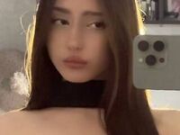 camgirl playing with vibrator BellaJersiquins