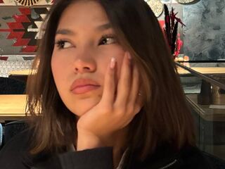 naked webcam girl fingering CelsaCoty