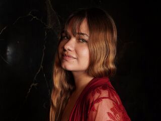 free chatroom CharlotBlonde