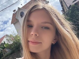 naked camgirl photo ChloeFruye