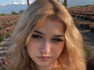 webcam striptease CloudyFox