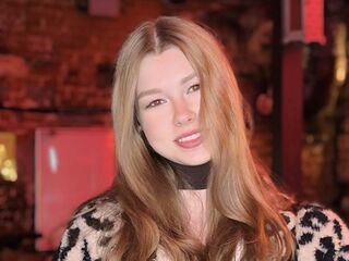 videochat DainaThroneberry