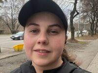 naked camgirl masturbating with dildo DariaCalm