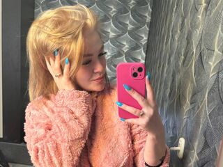 girl ElizabethCamaro