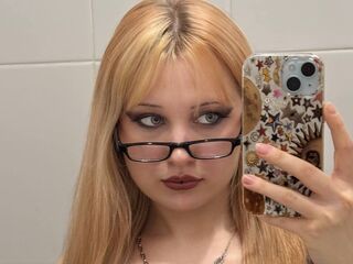 cam girl EloiseGow