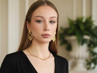 hot cam play EmaGurrad