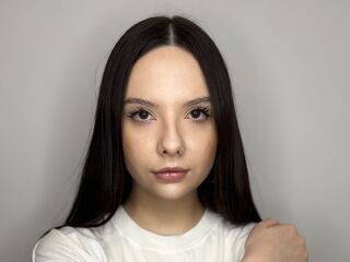 live webcam model EmikoTriana