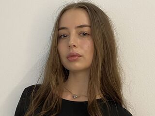 closeup webcam EttaRaybourn