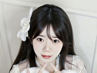 girl showing tits EvaDanni