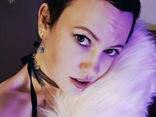 cam girl playing with dildo FleurLis