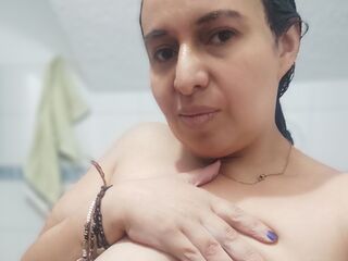 hot chatroom IbannaBely