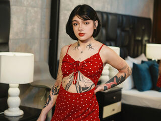 hot cam girl masturbating with vibrator IvanaDeLuca