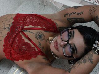 girl showing pussy JessiHilton