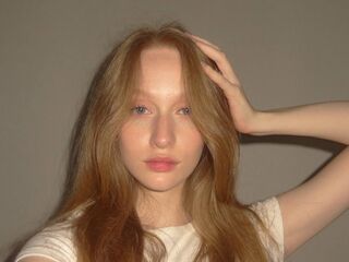 girl showing tits JoGranieri