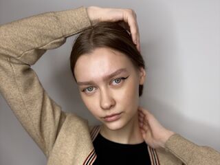 live chat room JonnieHillen