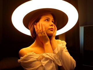 hot cam girl fingering shaved pussy JoslynDelmolino