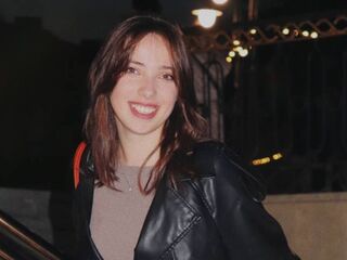 girl shaving pussy JovanRahimi