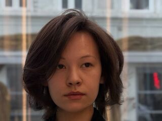 cam girl playing with dildo LauretteBumba