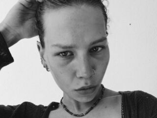 hot cam girl fingering pussy LeeanneYepes