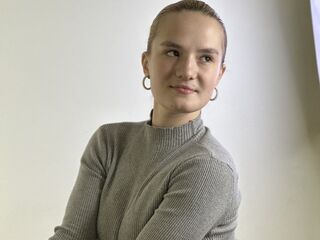 naked webcamgirl video LorrianePytko