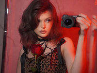 cam girl masturbating with dildo LunaBruna