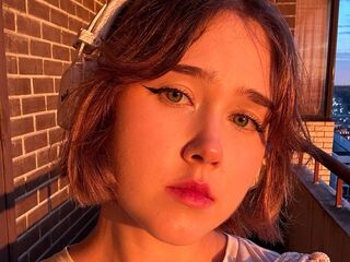 cam girl MarilynSwinerton