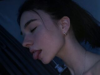 naughty webcamgirl MelbaStraub