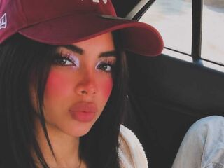 nude webcamgirl picture MeliThompson