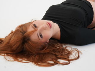 naked girl with webcam masturbating with vibrator MiaDuffer