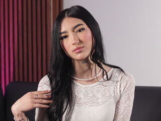 camslut showing pussy MiaFerreira