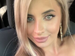 topless camgirl MilissaOn