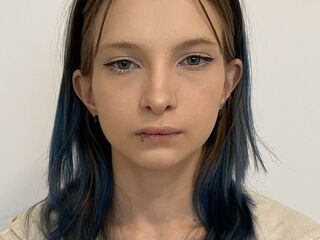 nude camgirl picture MiraTeele