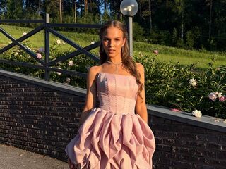 cam girl playing with vibrator MirianaFarris