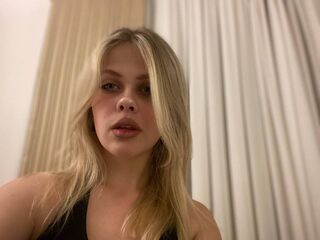 fingering cam whore MoonFlirt