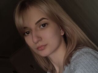 naughty camgirl masturbating with vibrator NatachaKoepf