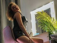 camgirl playing with dildo NoraWest