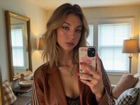 cam girl playing with dildo PandoraZavasky