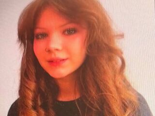 cam girl masturbating with dildo RosieWalmont