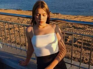 free webcam chatroom SuziBarringer