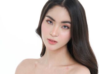 camgirl spreading pussy SyrenaPorsche