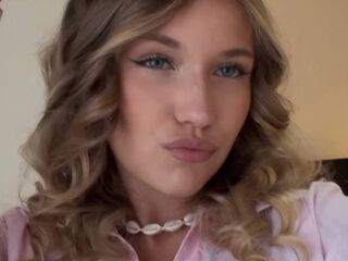 camgirl playing with dildo ThomasineKemery